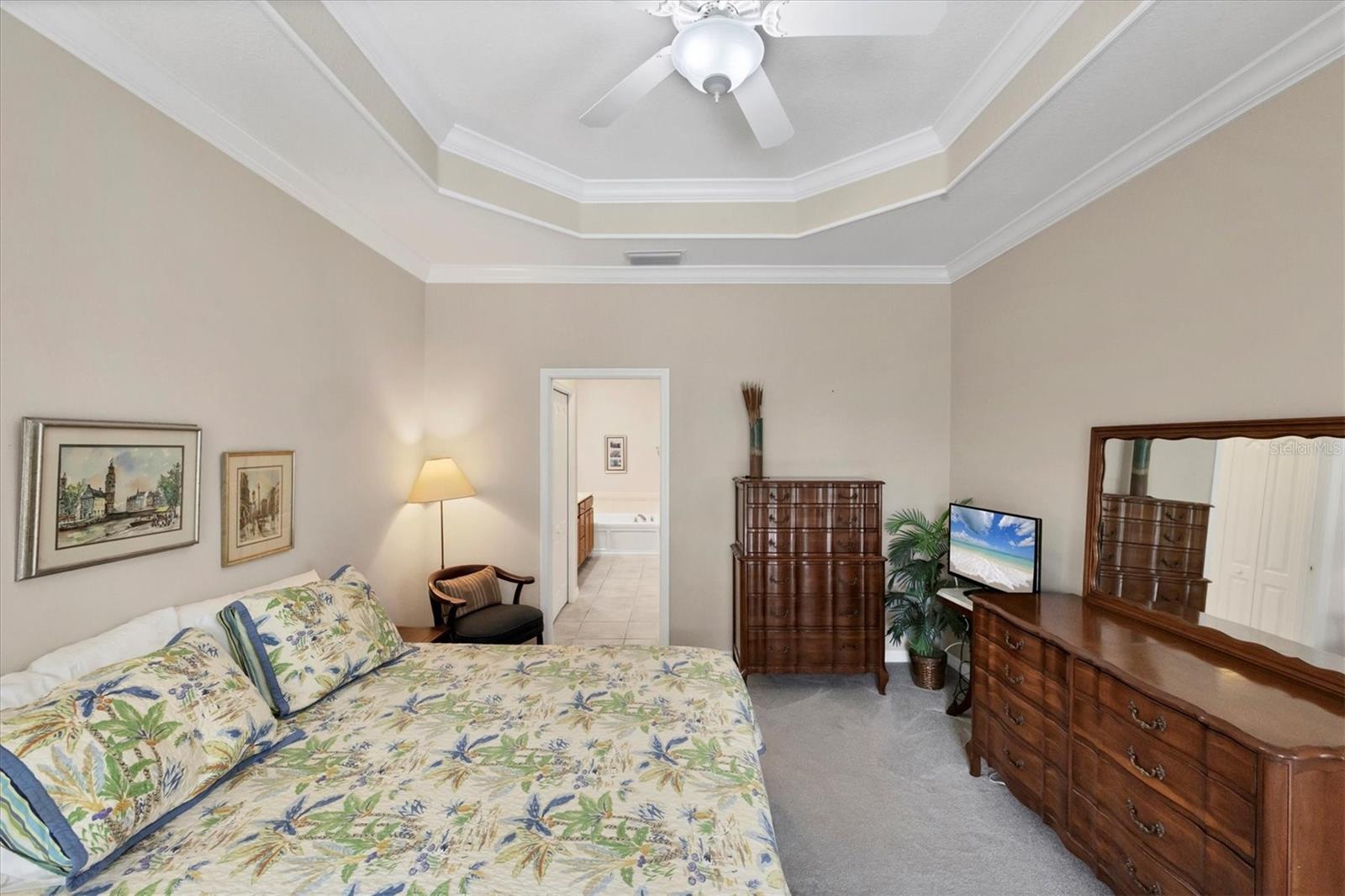 PELICAN POINTE GOLF & COUNTRY CLUB - Residential