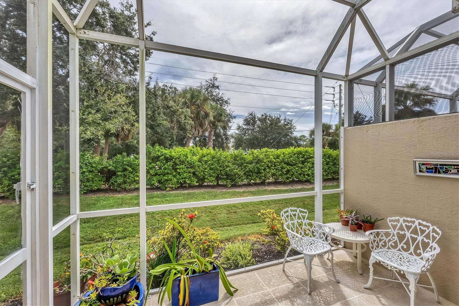 PELICAN POINTE GOLF & COUNTRY CLUB - Residential