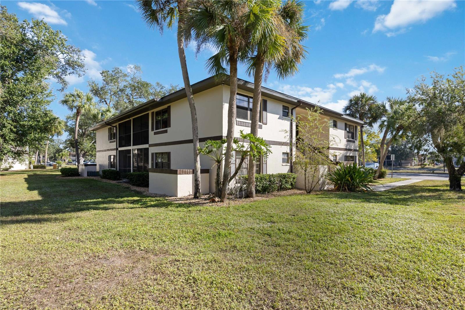 OAKS 03 - Residential