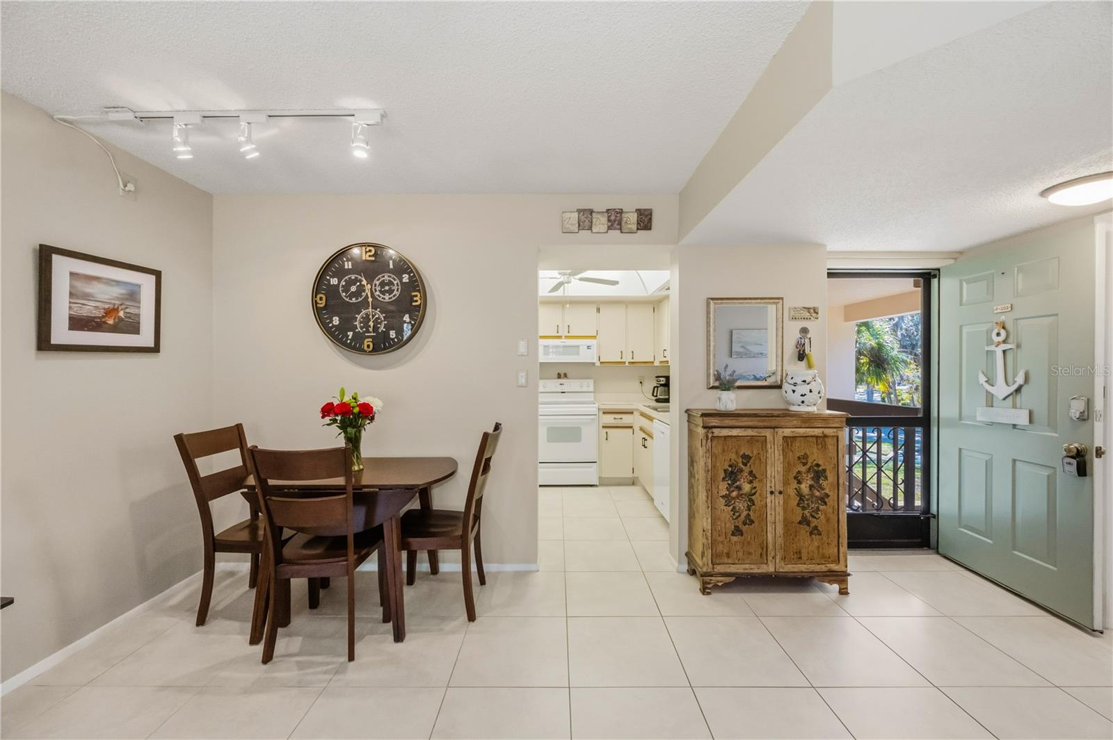 OAKS 03 - Residential