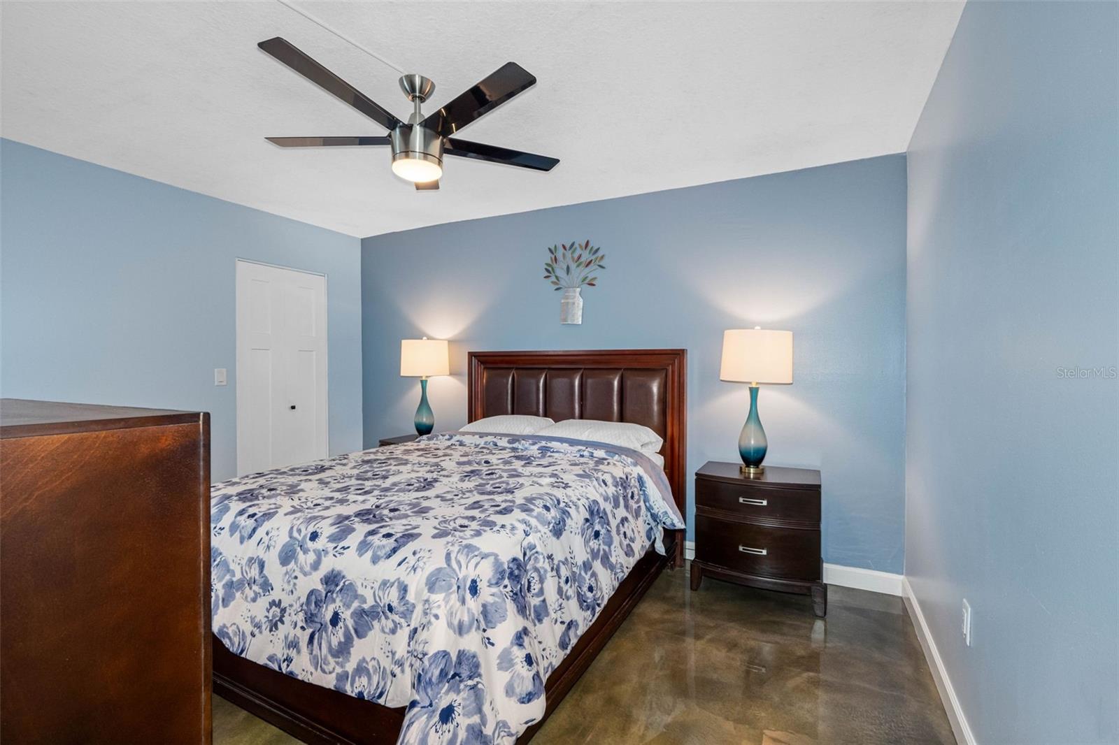 LIGHTHOUSE POINTE CONDO - Residential