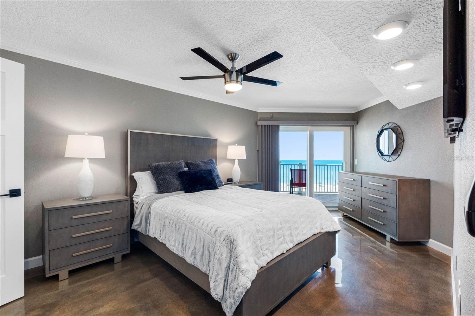 LIGHTHOUSE POINTE CONDO - Residential