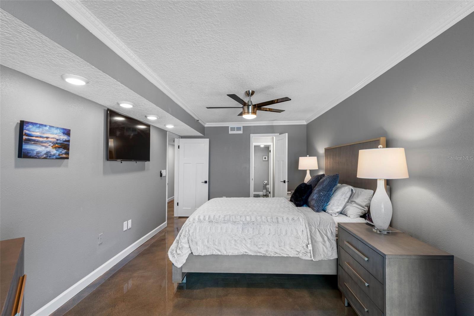 LIGHTHOUSE POINTE CONDO - Residential