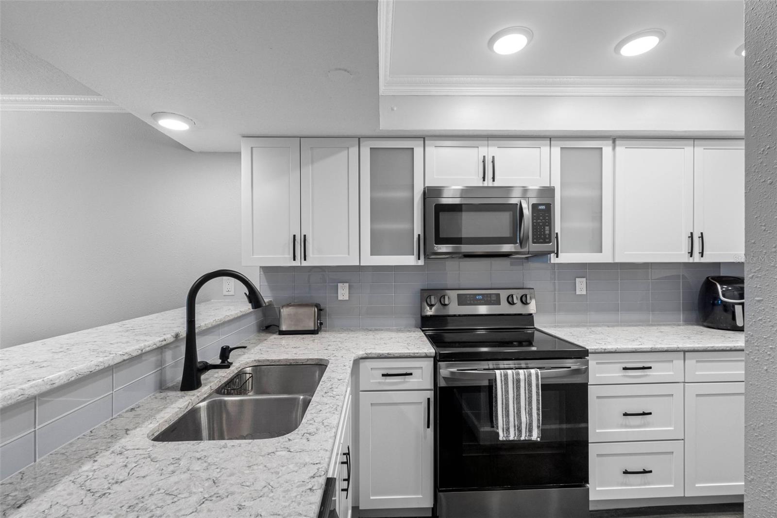 LIGHTHOUSE POINTE CONDO - Residential