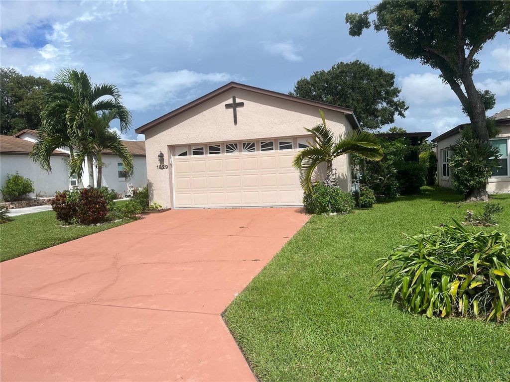 Photo of 1829 Nicaragua Way NE, Winter Haven, FL 33881 (MLS # S5139600)