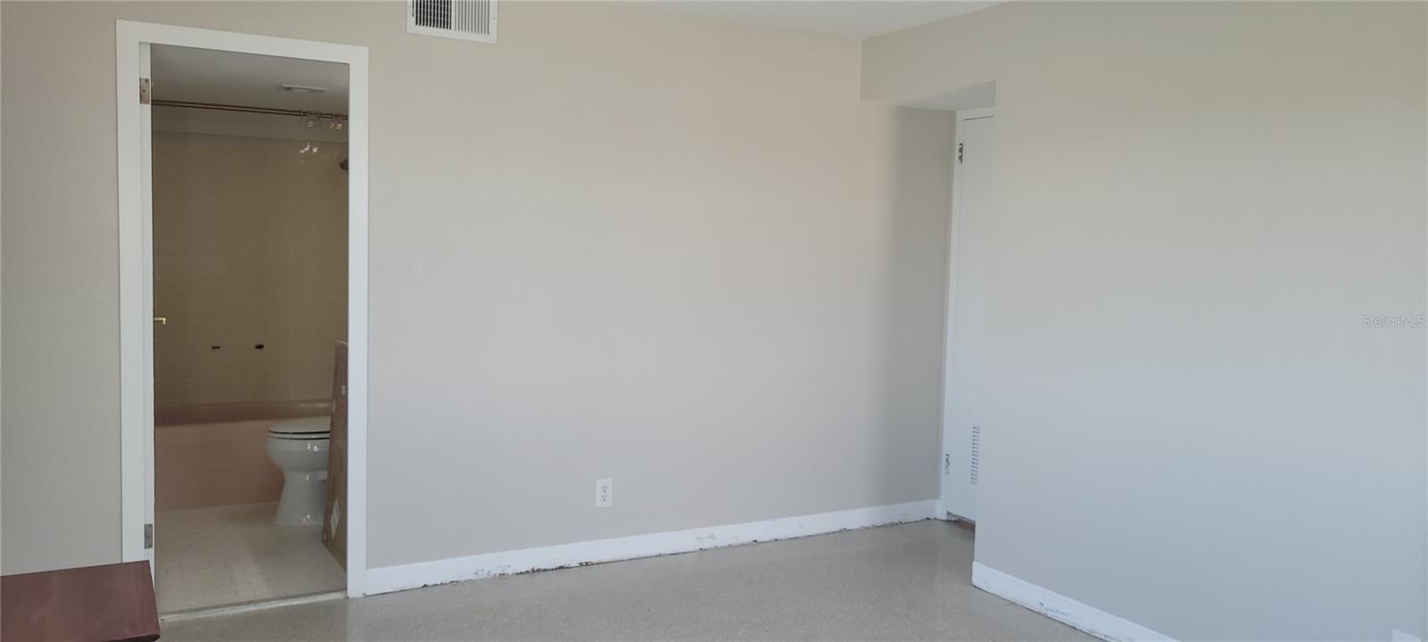 PARADISE ISLAND TOWERS CONDO - Residential Lease