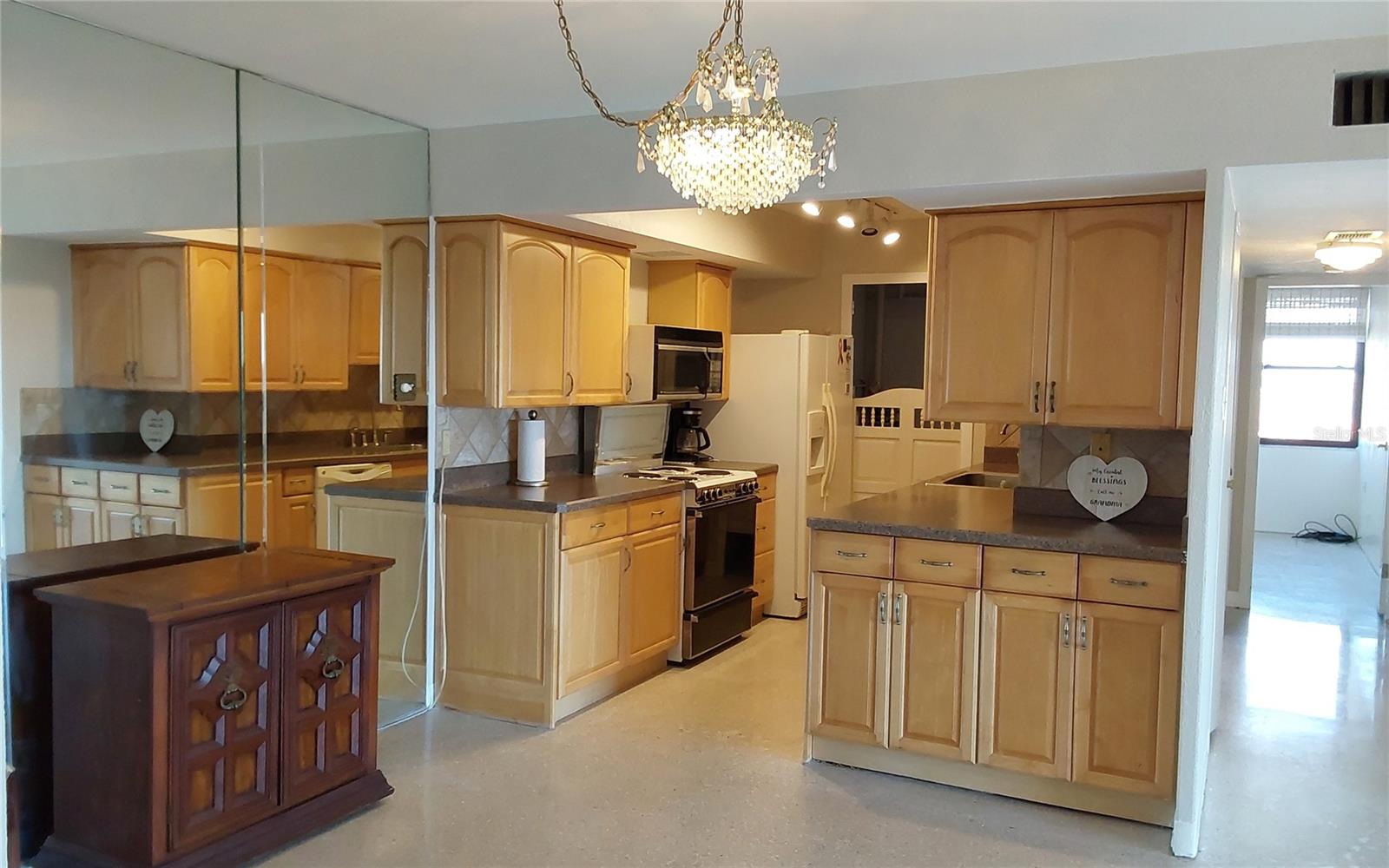 PARADISE ISLAND TOWERS CONDO - Residential Lease