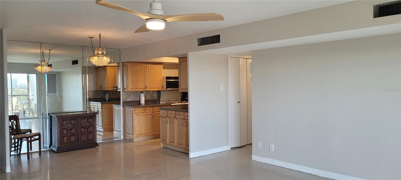 PARADISE ISLAND TOWERS CONDO - Residential Lease