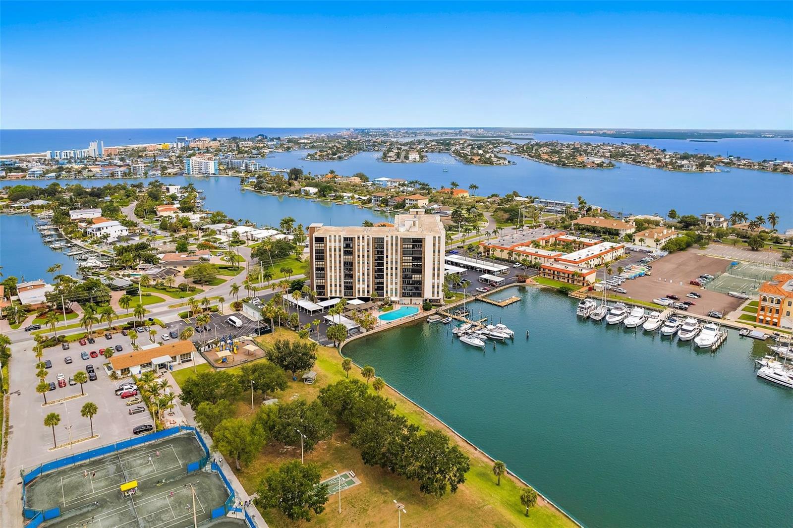 PARADISE ISLAND TOWERS CONDO - Residential Lease