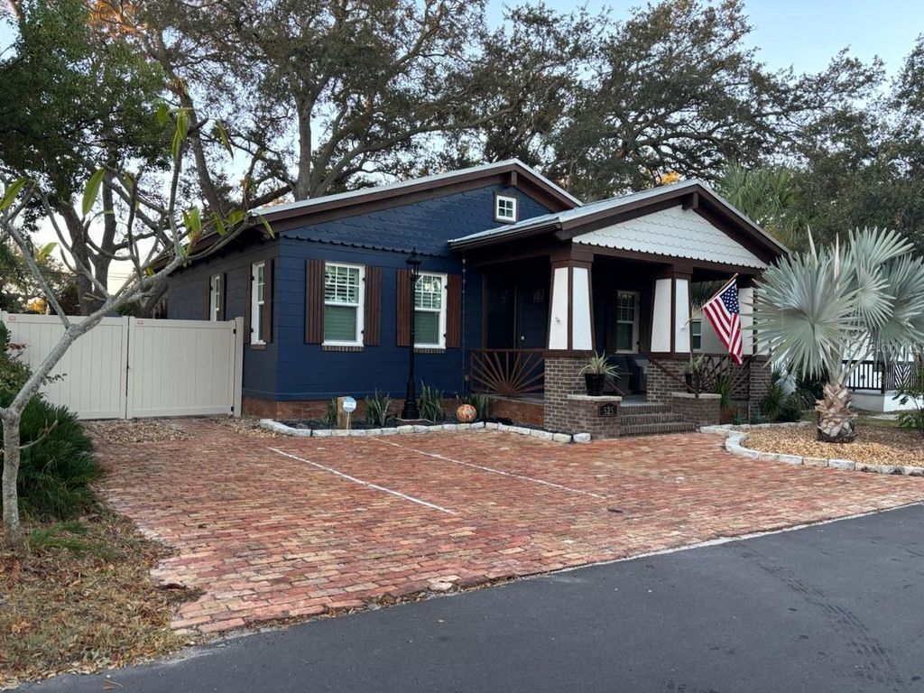 Photo of 525 Lexington Street, Dunedin, FL 34698 (MLS # TB8437868)