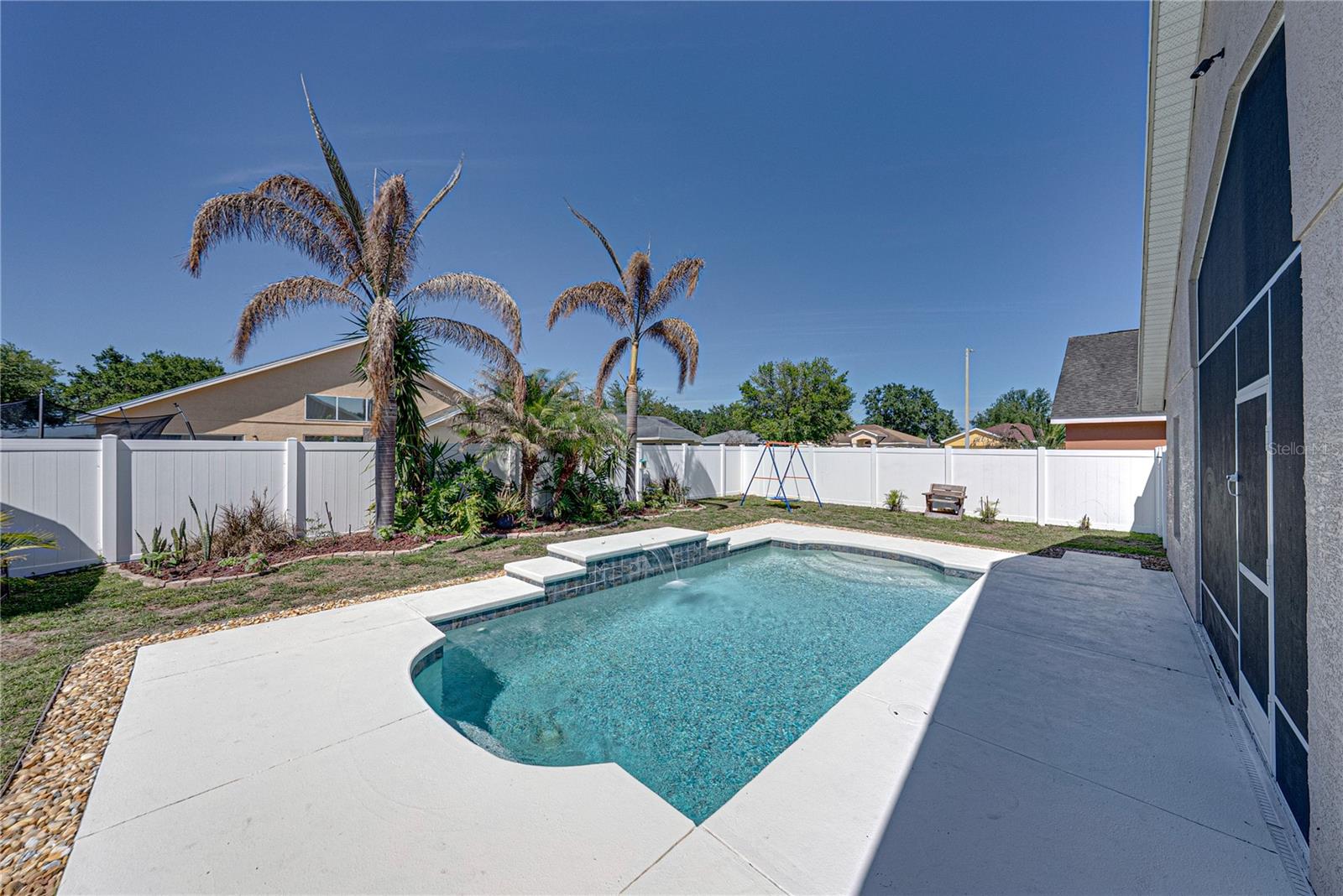 CRESCENT VIEW - Residential