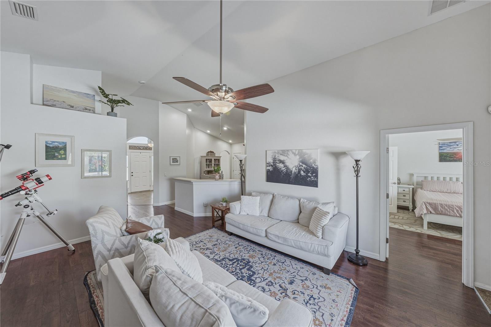 CRESCENT VIEW - Residential