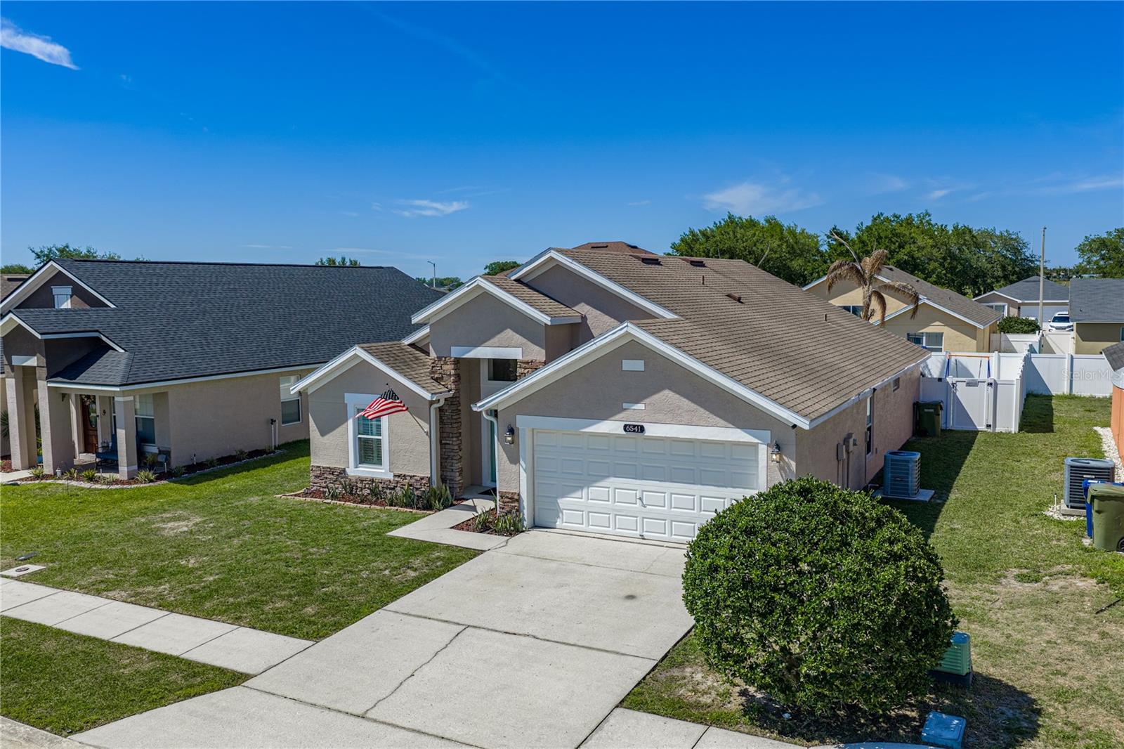 CRESCENT VIEW - Residential