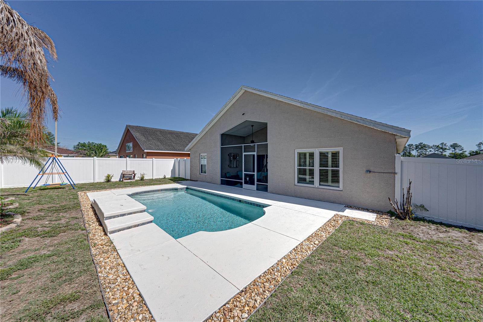 CRESCENT VIEW - Residential