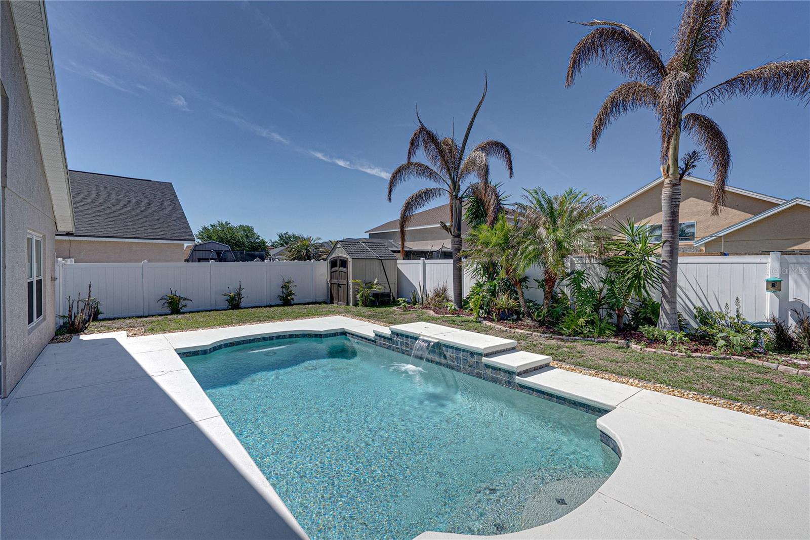 CRESCENT VIEW - Residential