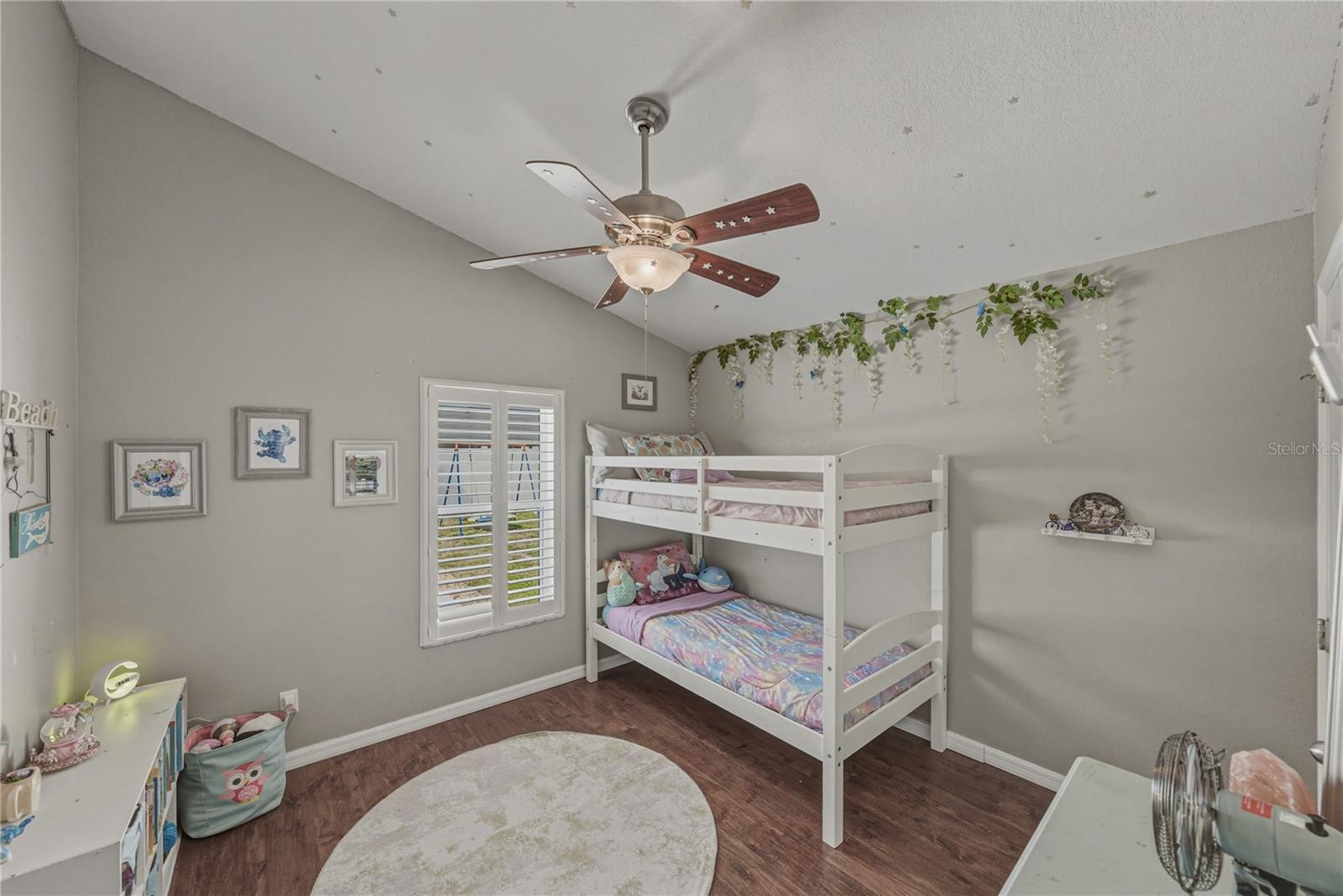 CRESCENT VIEW - Residential