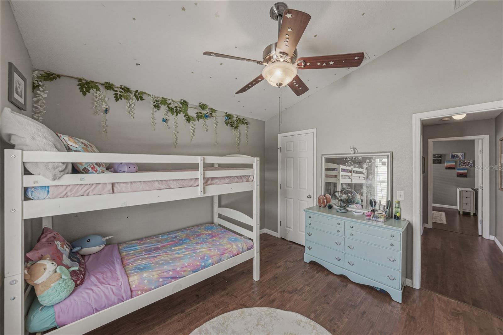 CRESCENT VIEW - Residential