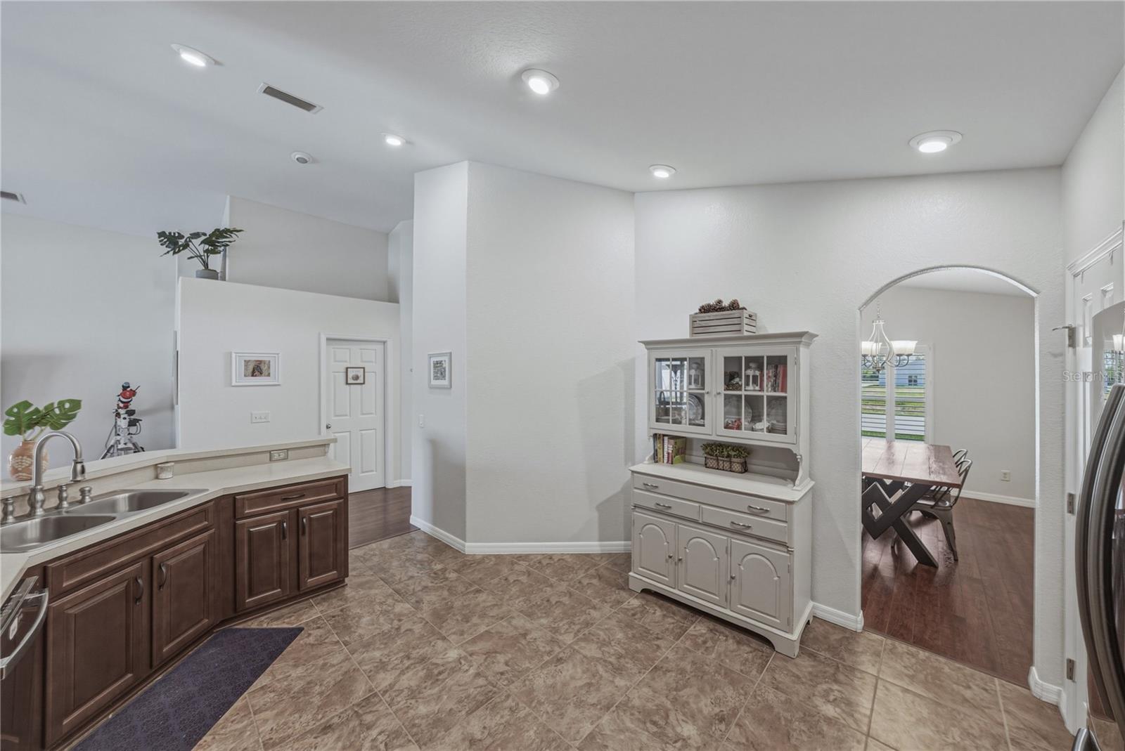 CRESCENT VIEW - Residential