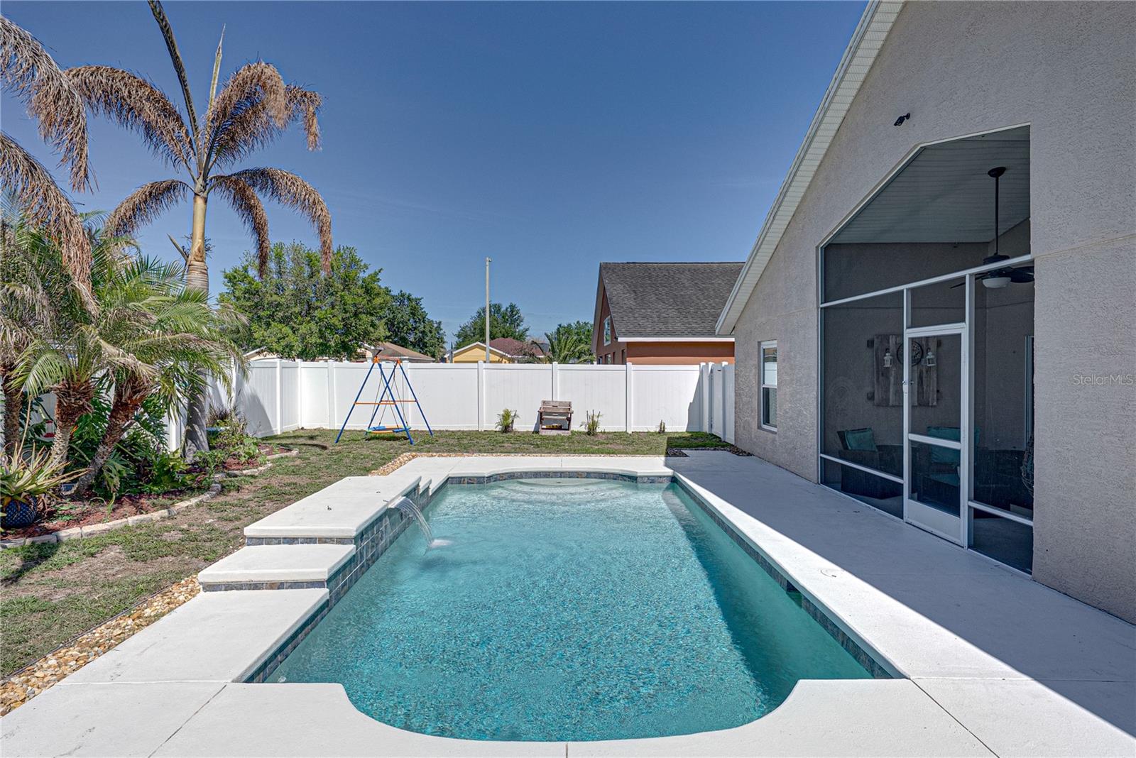CRESCENT VIEW - Residential