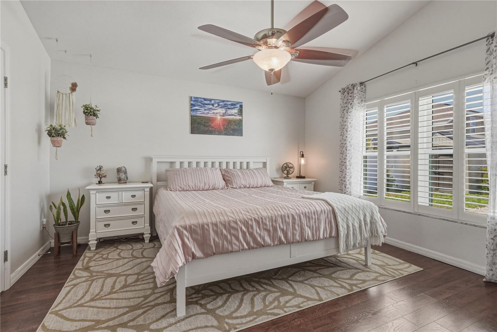 CRESCENT VIEW - Residential