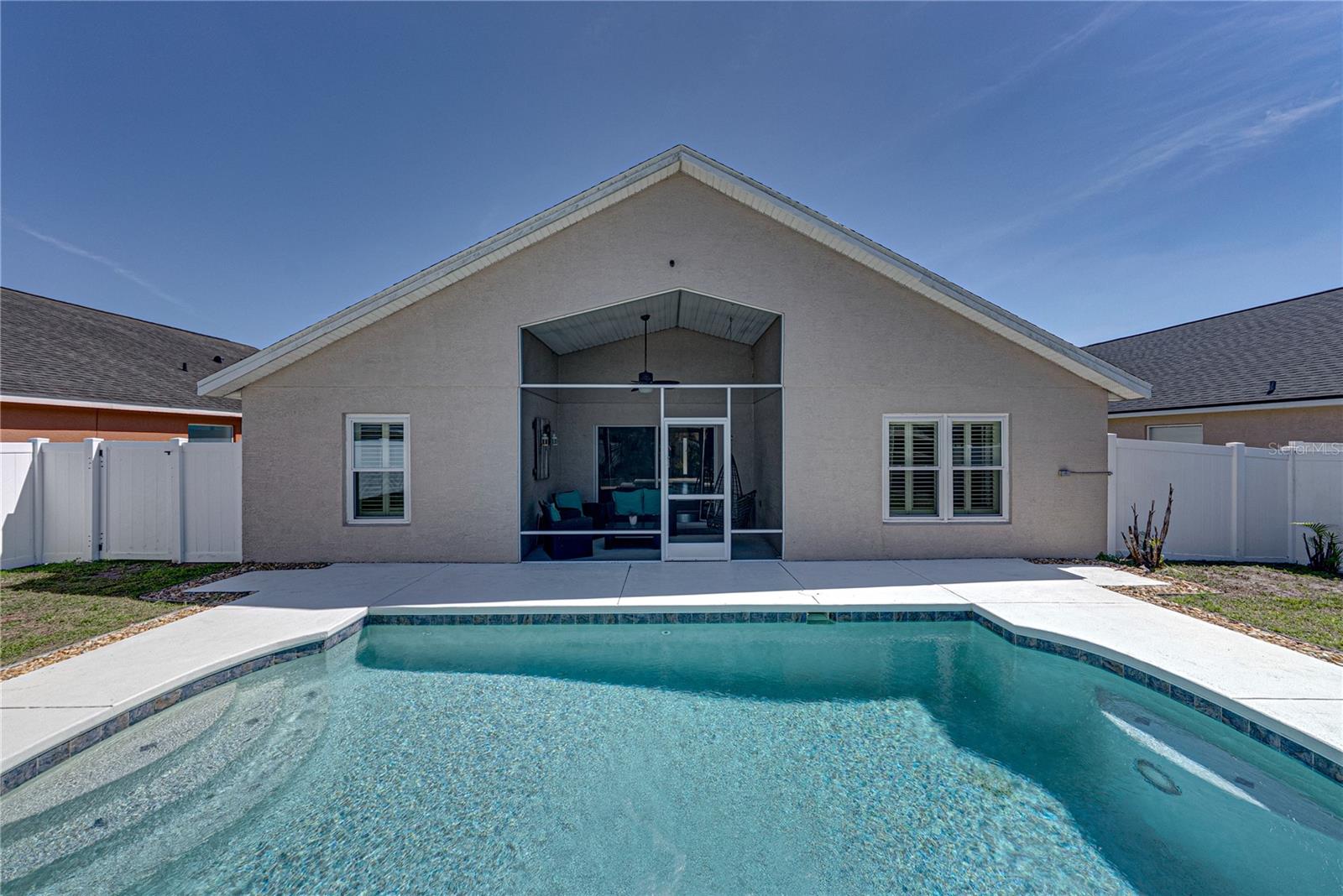 CRESCENT VIEW - Residential