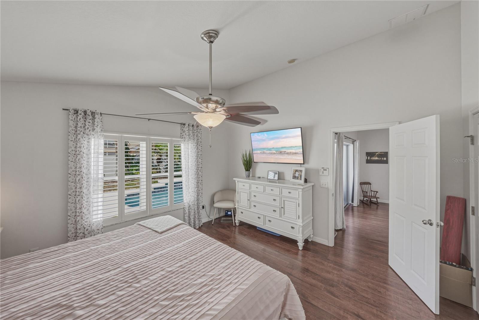 CRESCENT VIEW - Residential