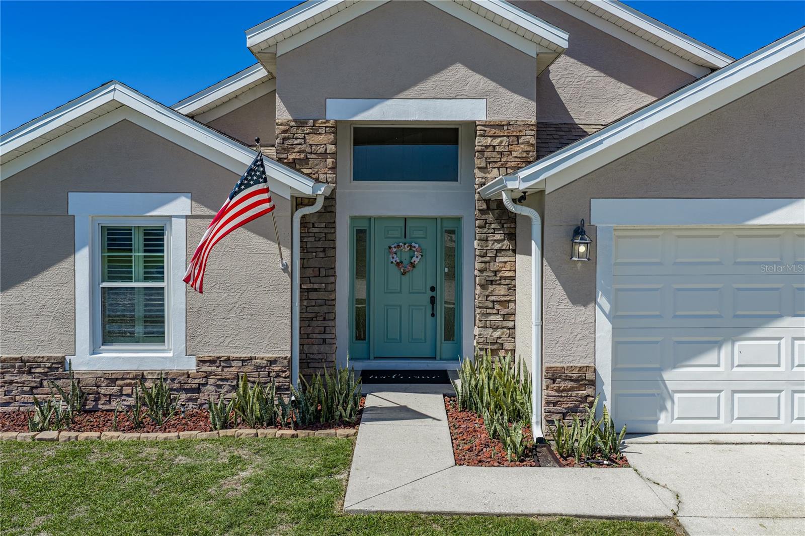 CRESCENT VIEW - Residential