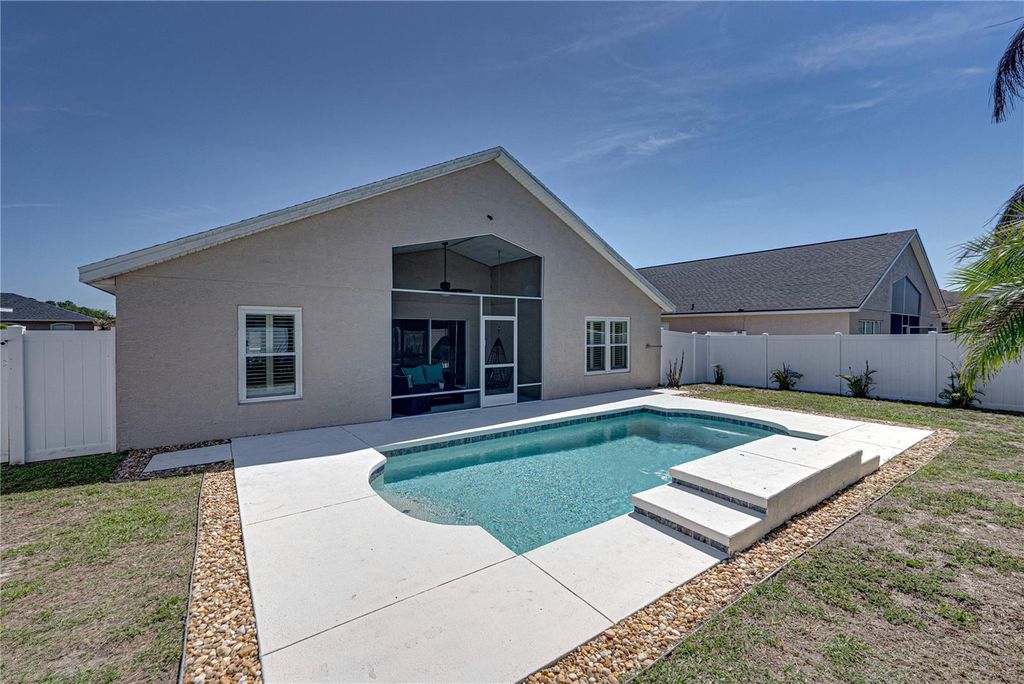 Photo of 6541 Crescent Loop, Winter Haven, FL 33884 (MLS # L4960746)