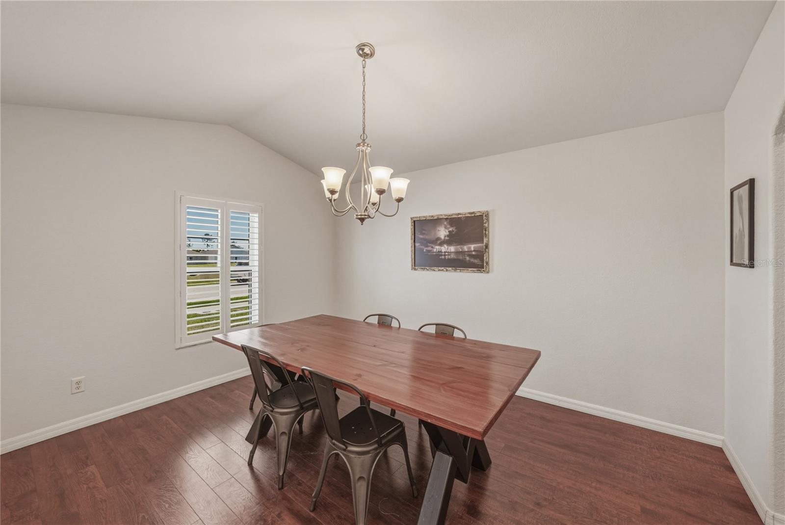 CRESCENT VIEW - Residential