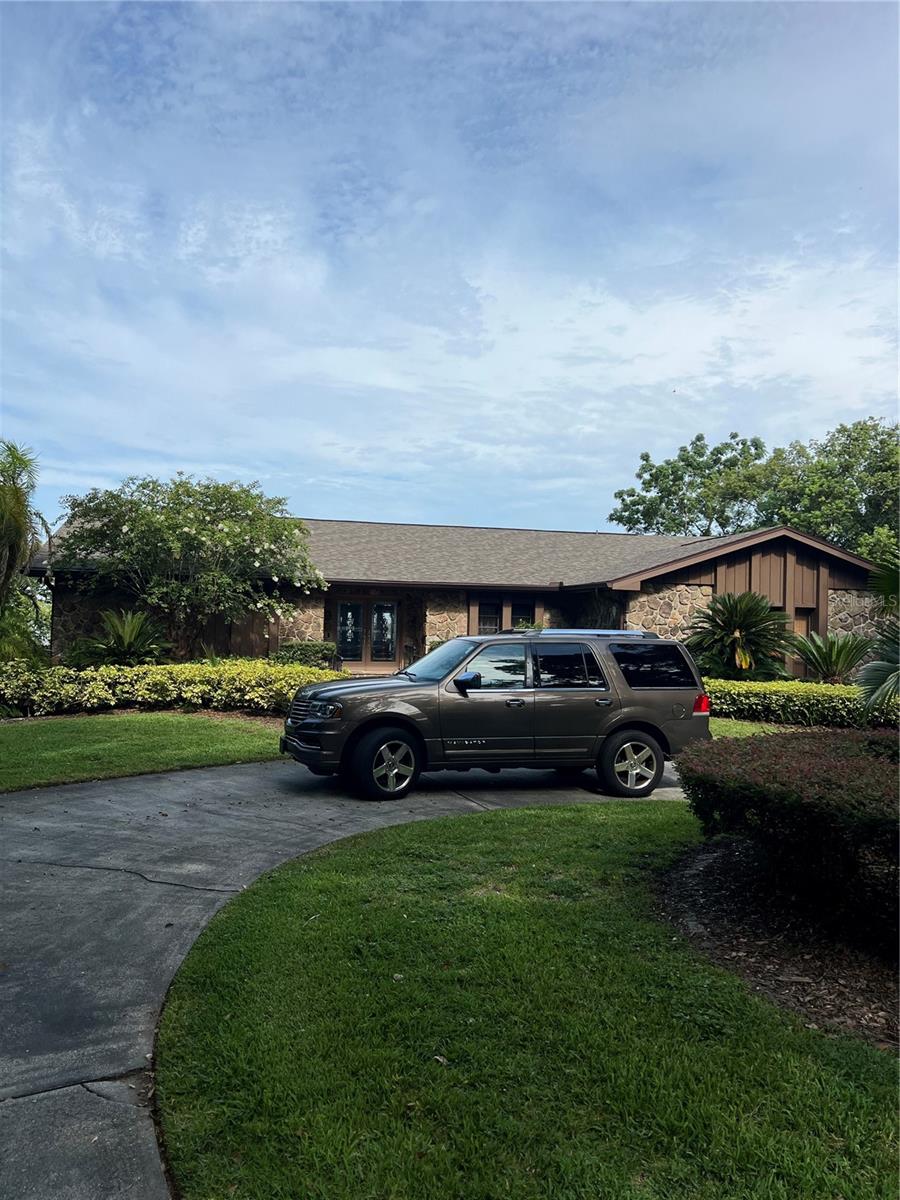 2624 MIDSUMMER DRIVE