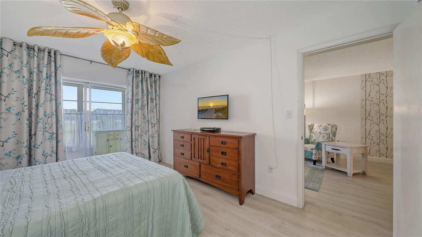 BAYSHORE ON THE LAKE APTS SEC 3 - Residential