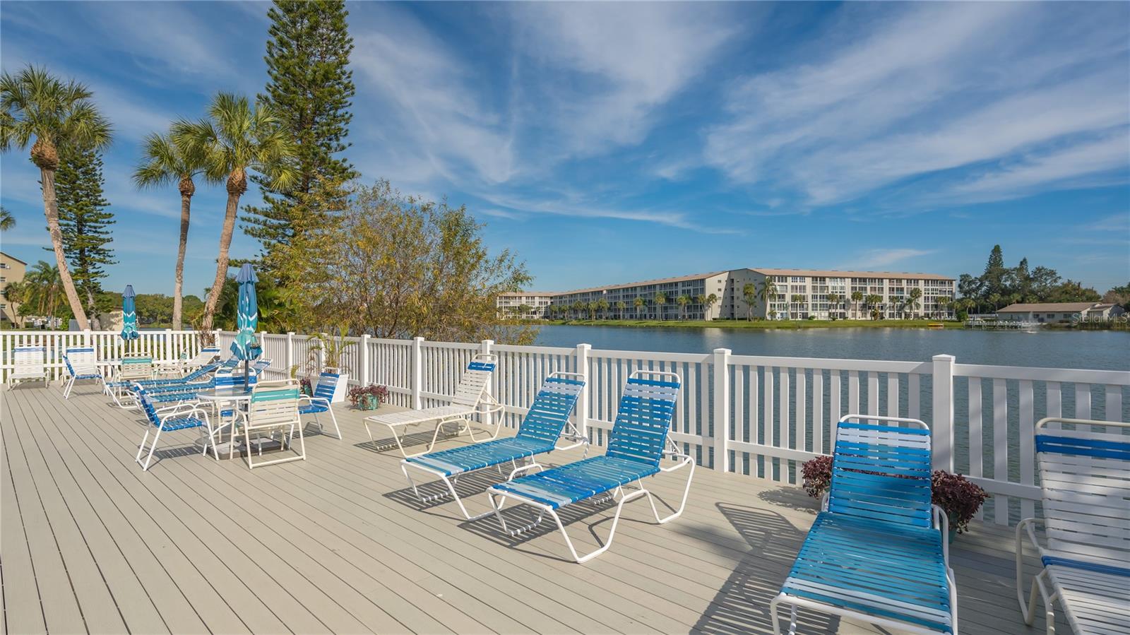 BAYSHORE ON THE LAKE APTS SEC 3 - Residential