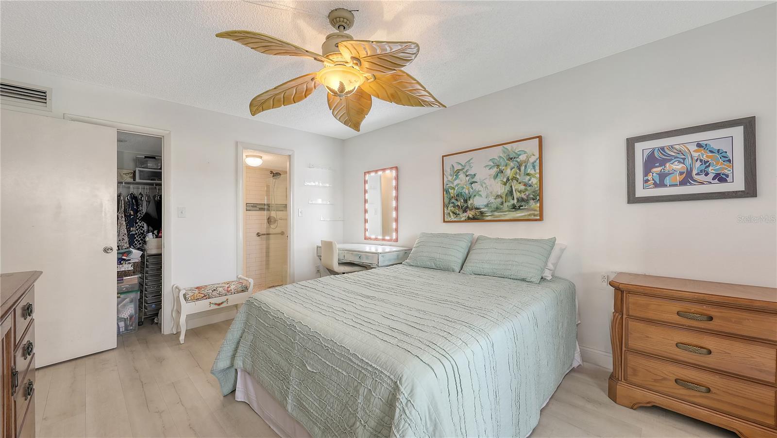 BAYSHORE ON THE LAKE APTS SEC 3 - Residential