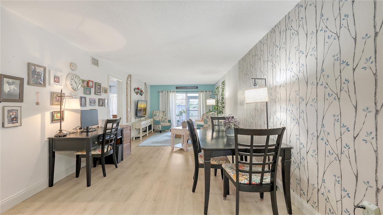 BAYSHORE ON THE LAKE APTS SEC 3 - Residential