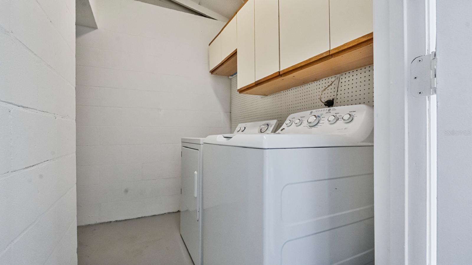 CARROLLWOOD PINES - Residential Lease