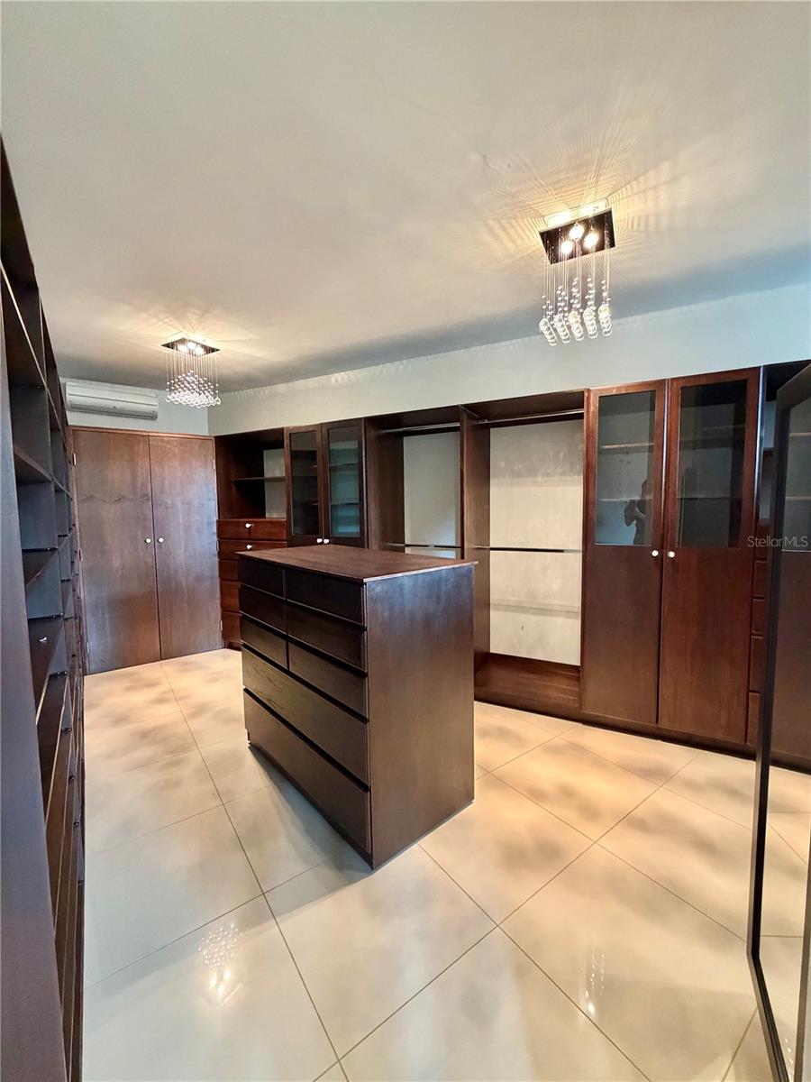 SENDEROS DE MONTEHIEDRA - Residential