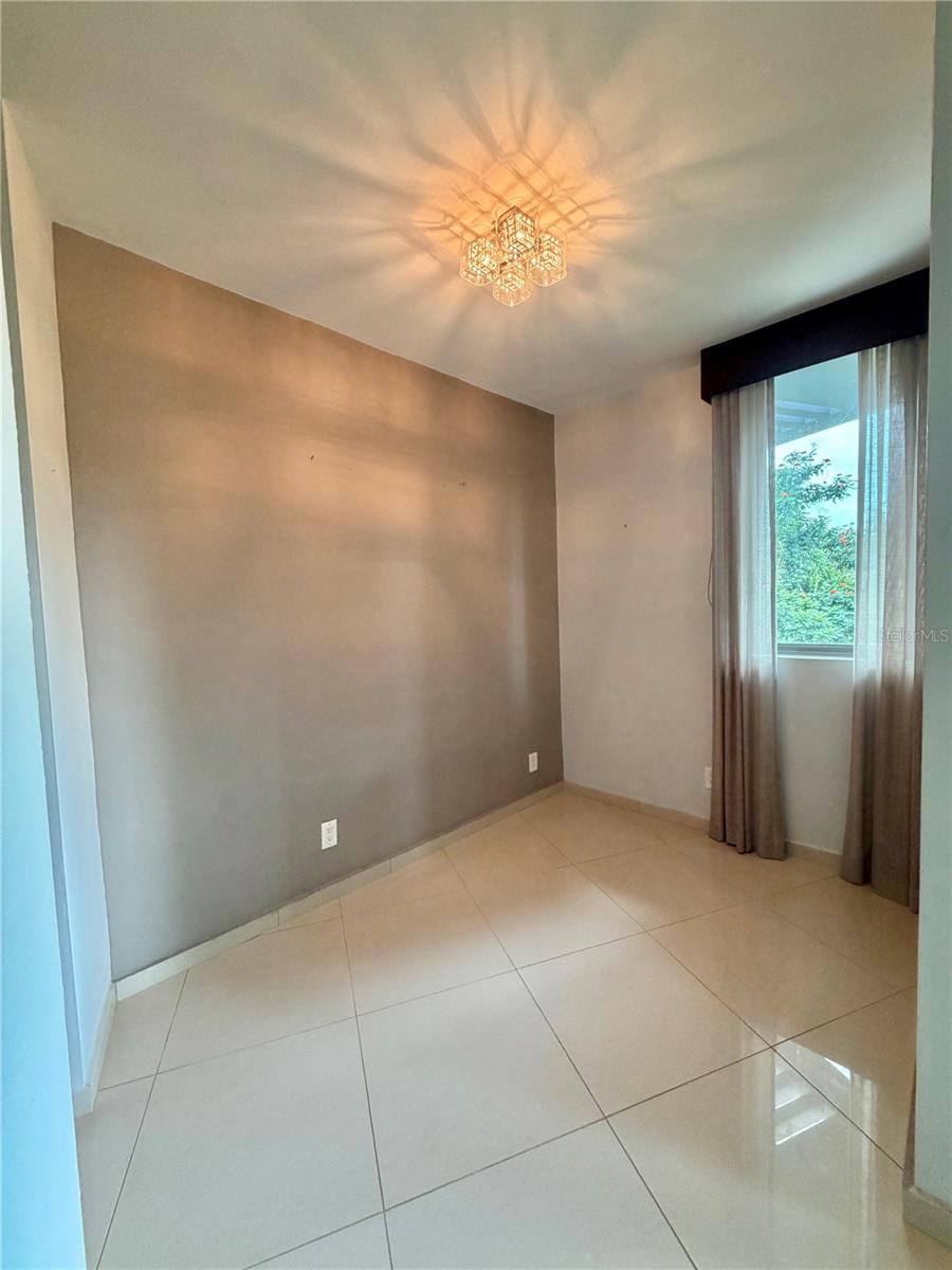 SENDEROS DE MONTEHIEDRA - Residential