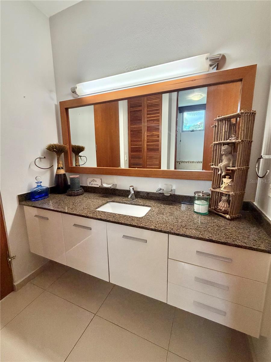 SENDEROS DE MONTEHIEDRA - Residential