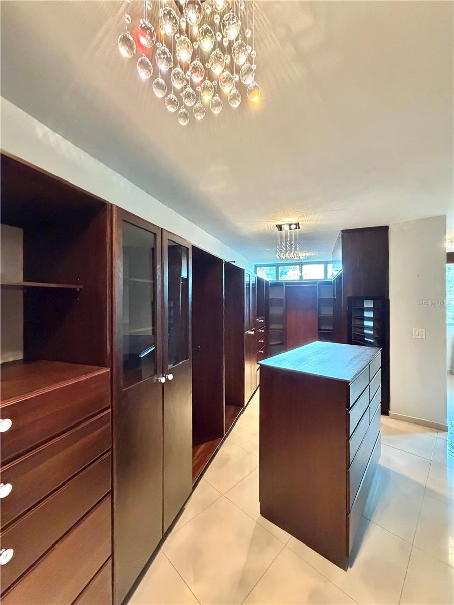 SENDEROS DE MONTEHIEDRA - Residential