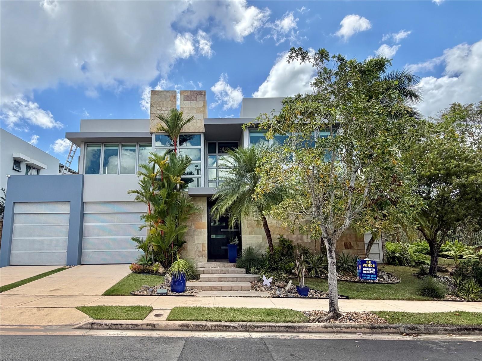 SENDEROS DE MONTEHIEDRA - Residential