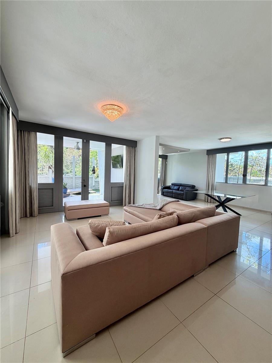 SENDEROS DE MONTEHIEDRA - Residential