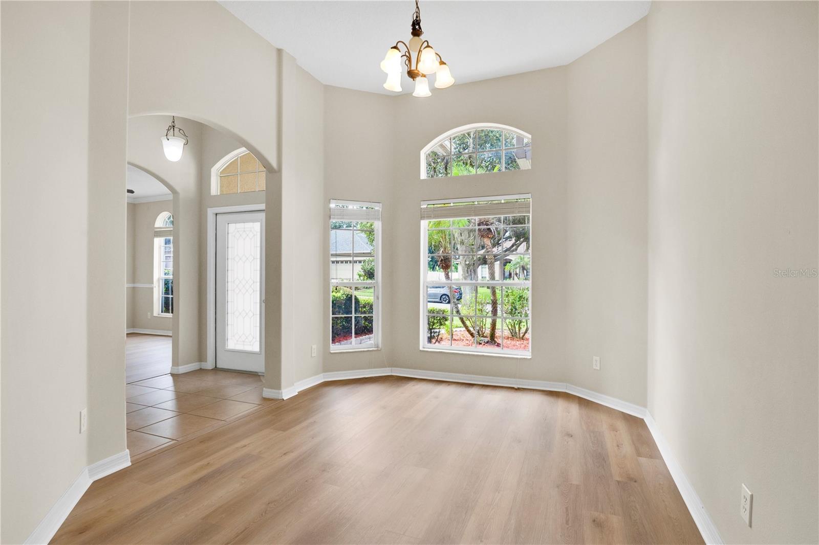 253 BEACON POINTE DRIVE