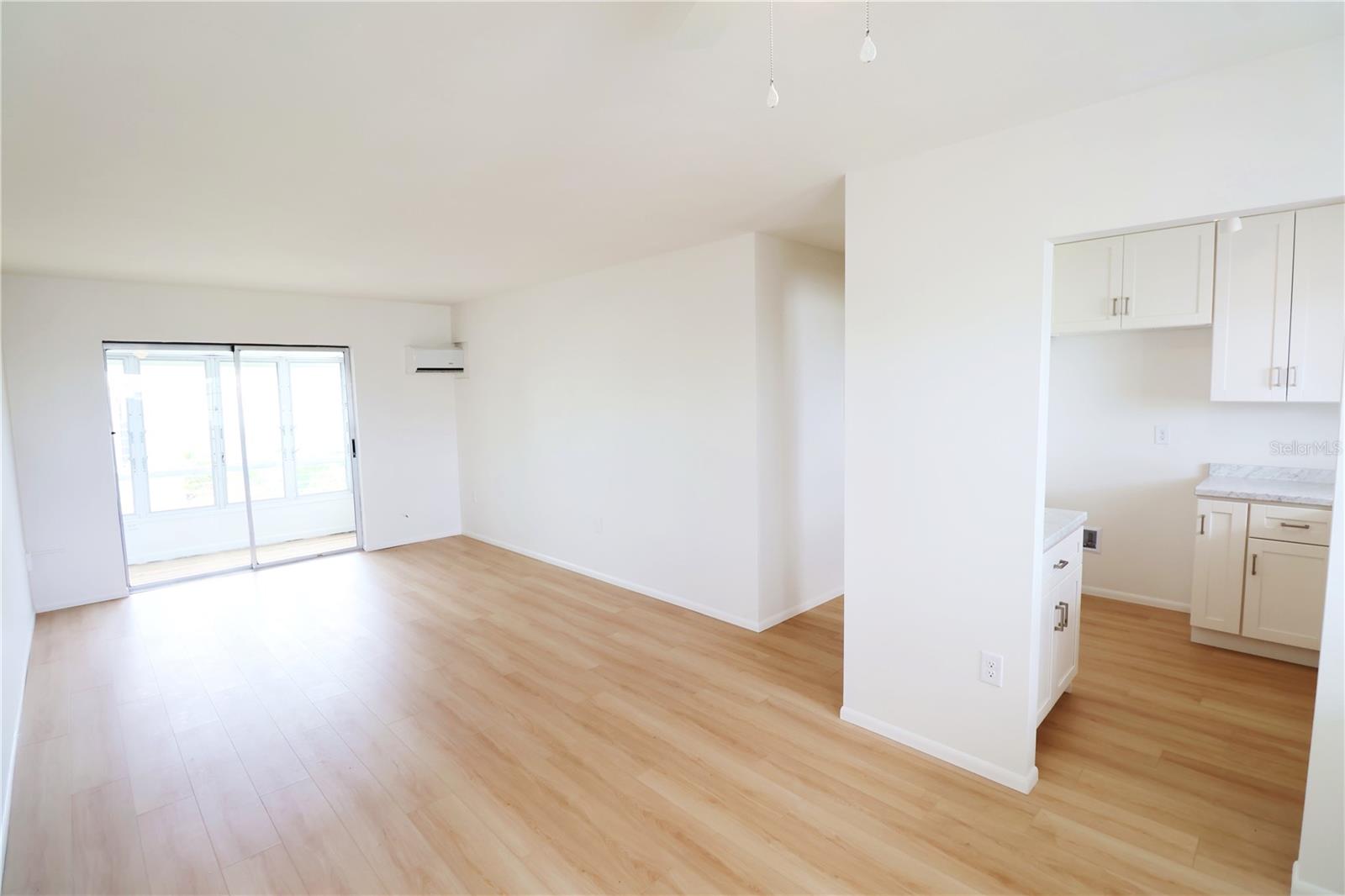1880 SUNNY DRIVE F35