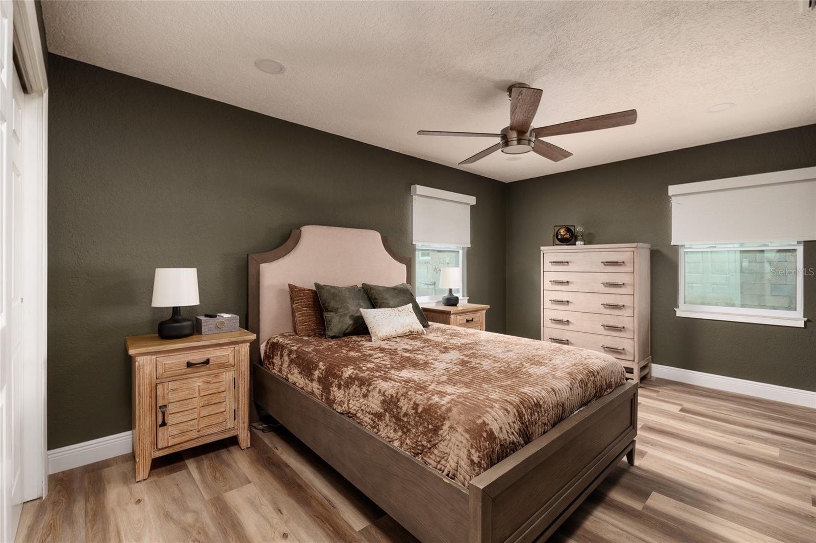 SHORE ACRES OVERLOOK SEC - Residential