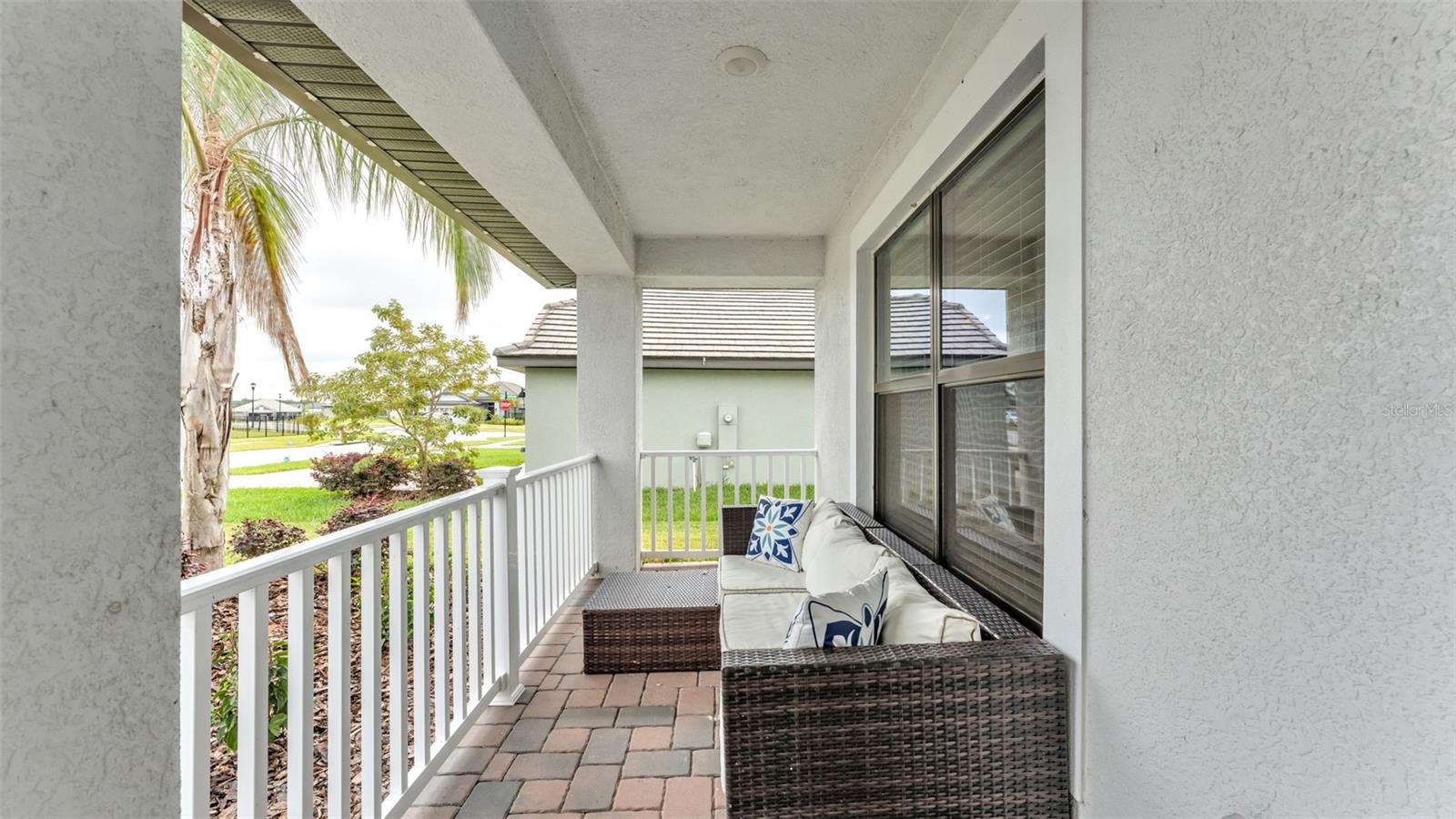 Casas a venda 3 - Jen Dantas 5150 VILLA CREST WAY