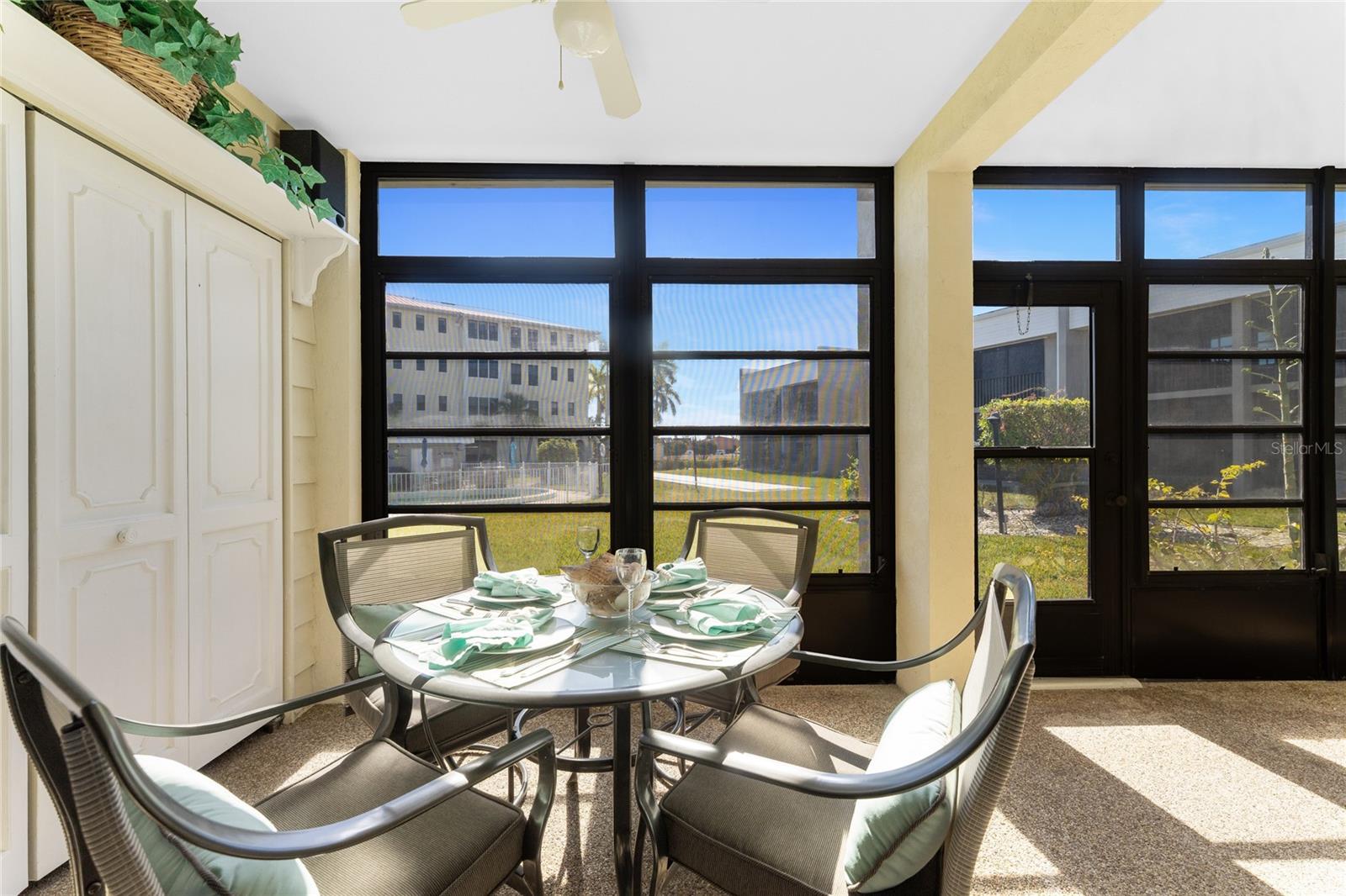 WHITE IBIS - Residential