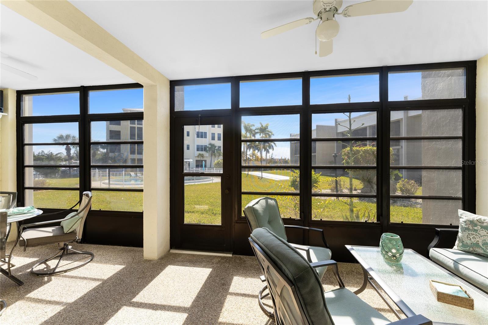 WHITE IBIS - Residential