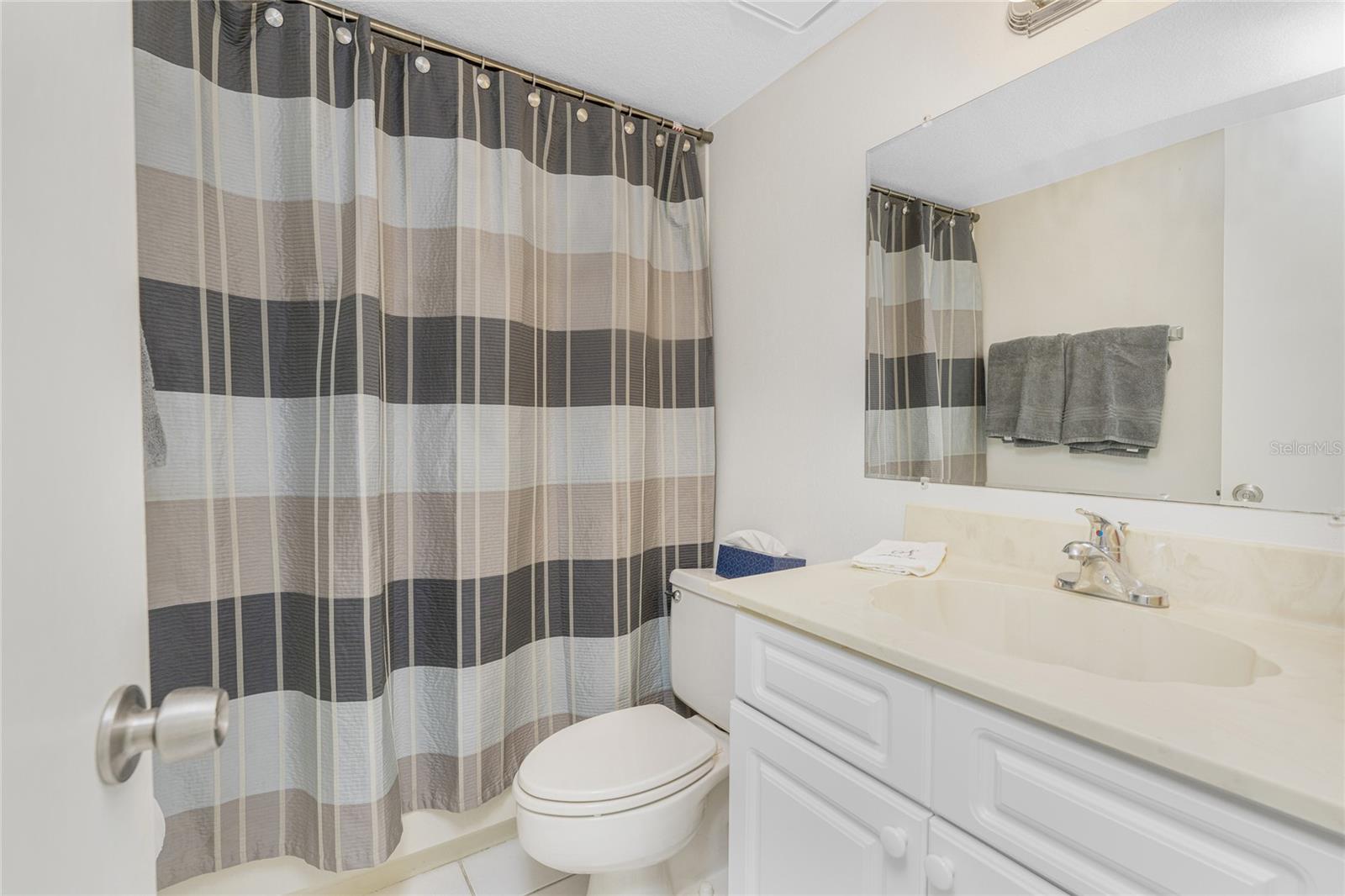 WHITE IBIS - Residential