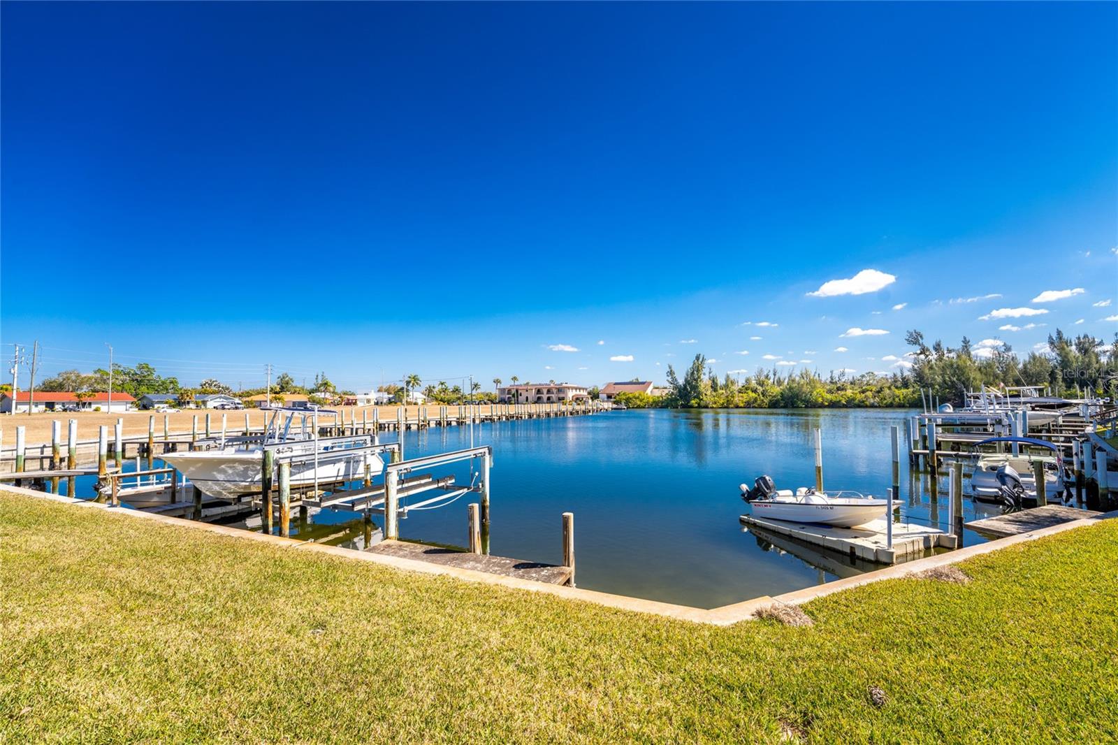WHITE IBIS - Residential