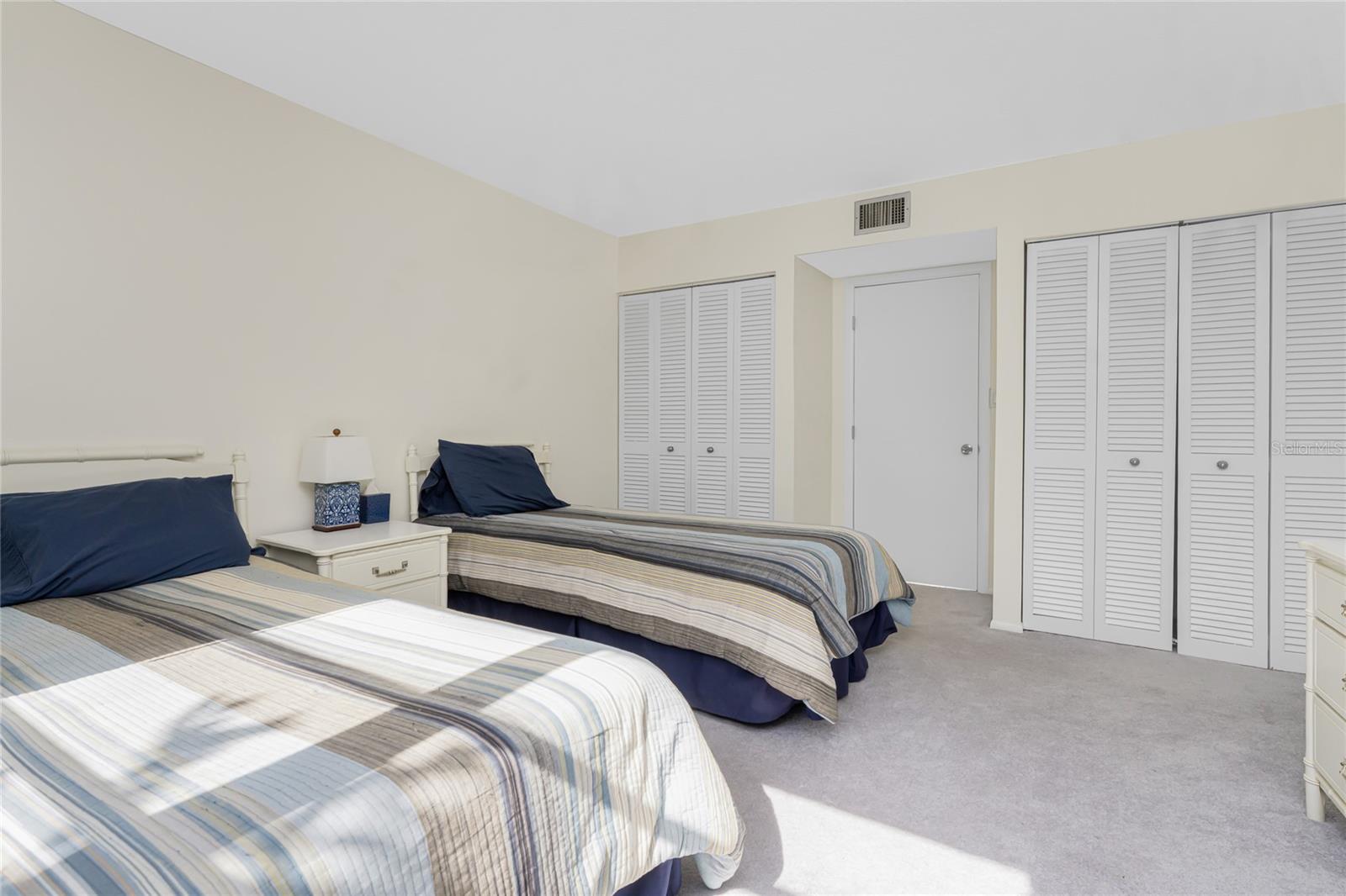 WHITE IBIS - Residential